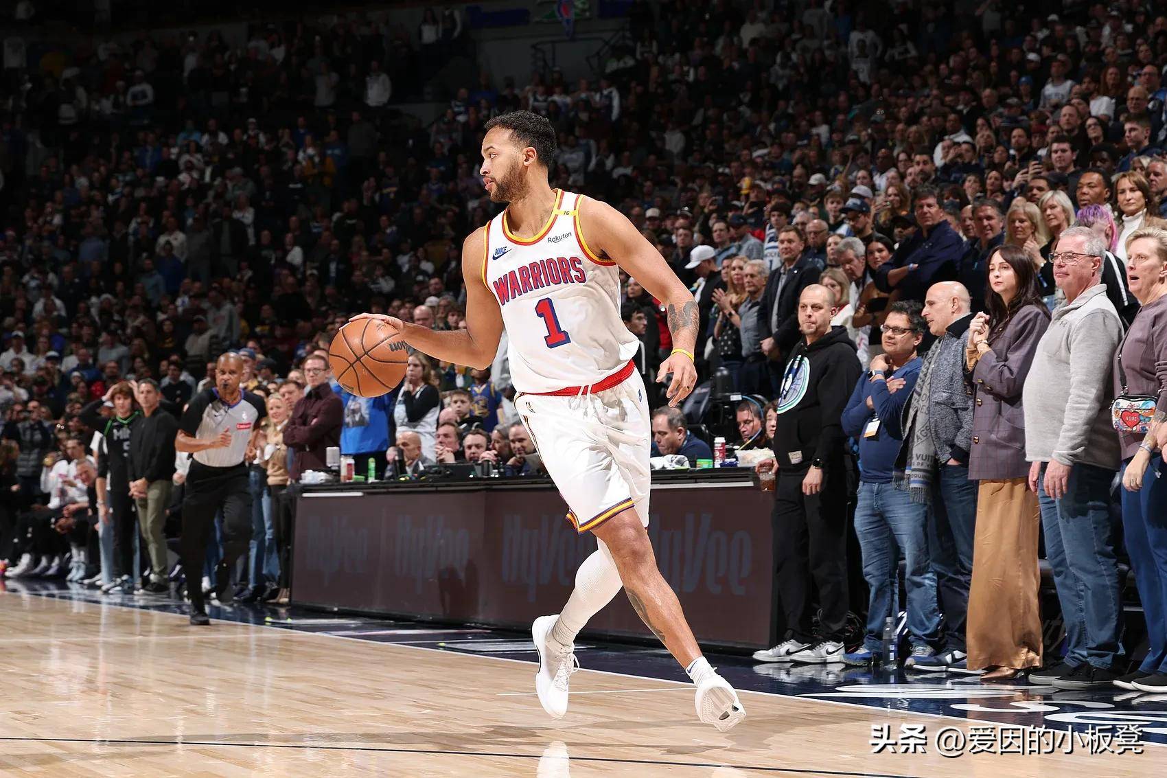 NBA明星球员在季前训练中积极备战新赛季